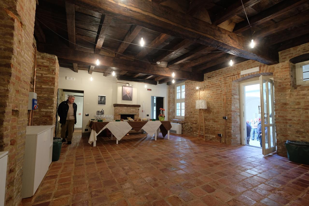 Palazzo Sacco Hostello فوسّانو المظهر الخارجي الصورة